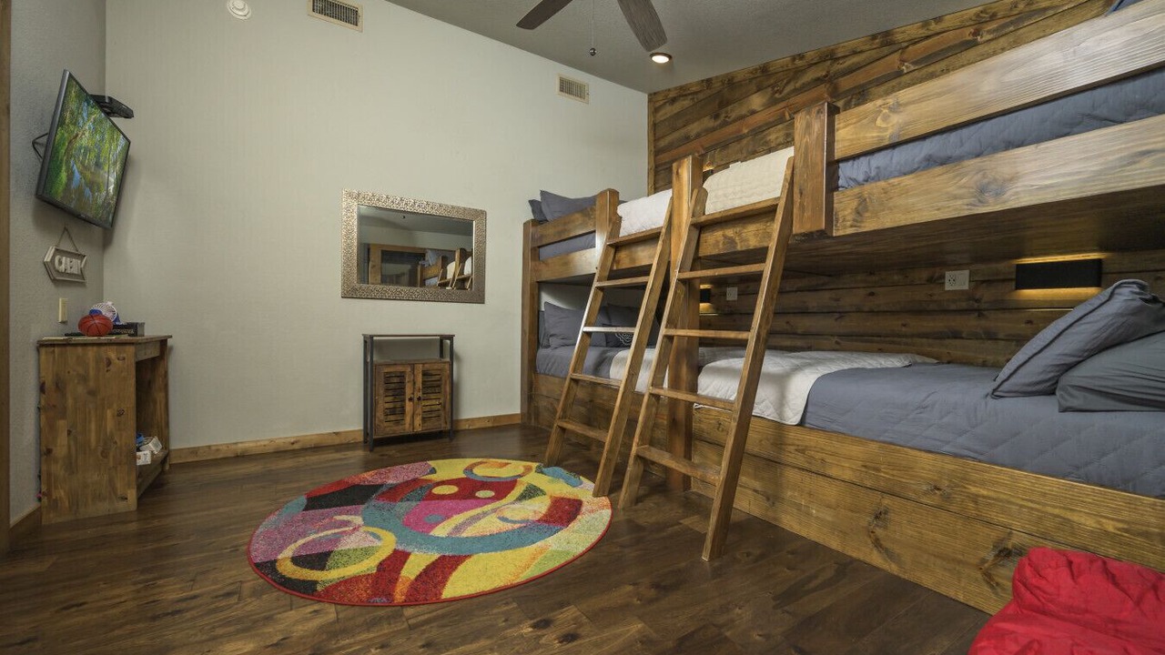 Photo of Bedroom in Broken Bow