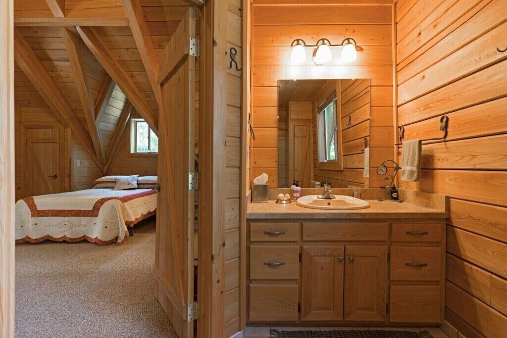 Photo of Bedroom in Bigfork