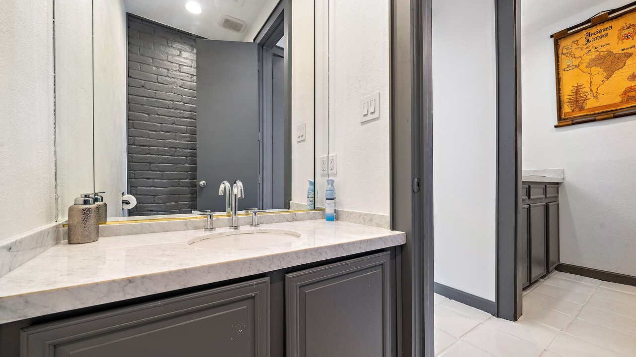 Photo of Bedroom in Greenway Plaza-Upper Kirby