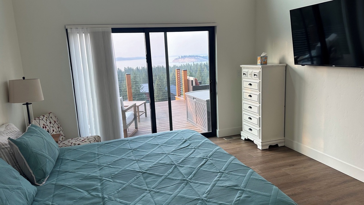Photo of Bedroom in Rexford