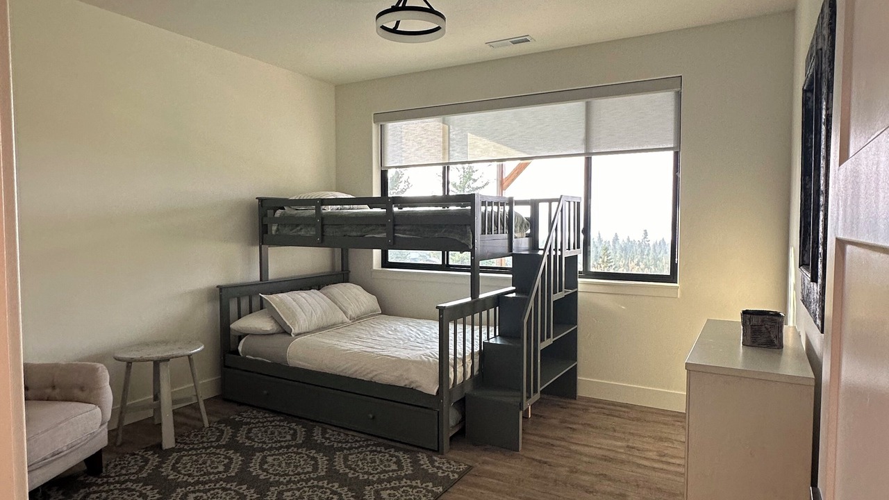 Photo of Bedroom in Rexford