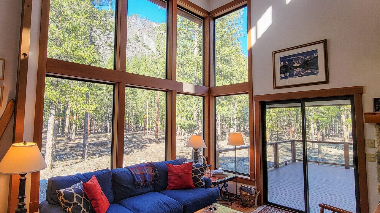 Photo of Livingroom in Mazama