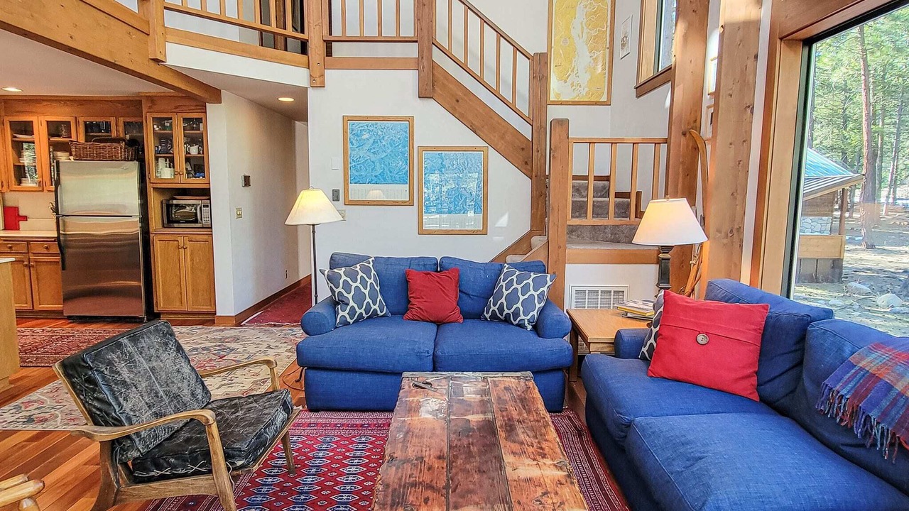 Photo of Livingroom in Mazama