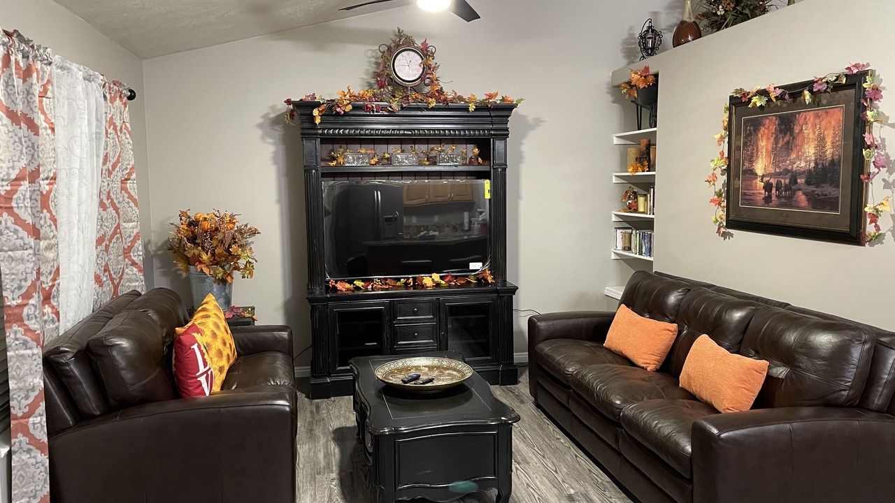 Photo of Livingroom in Ammon