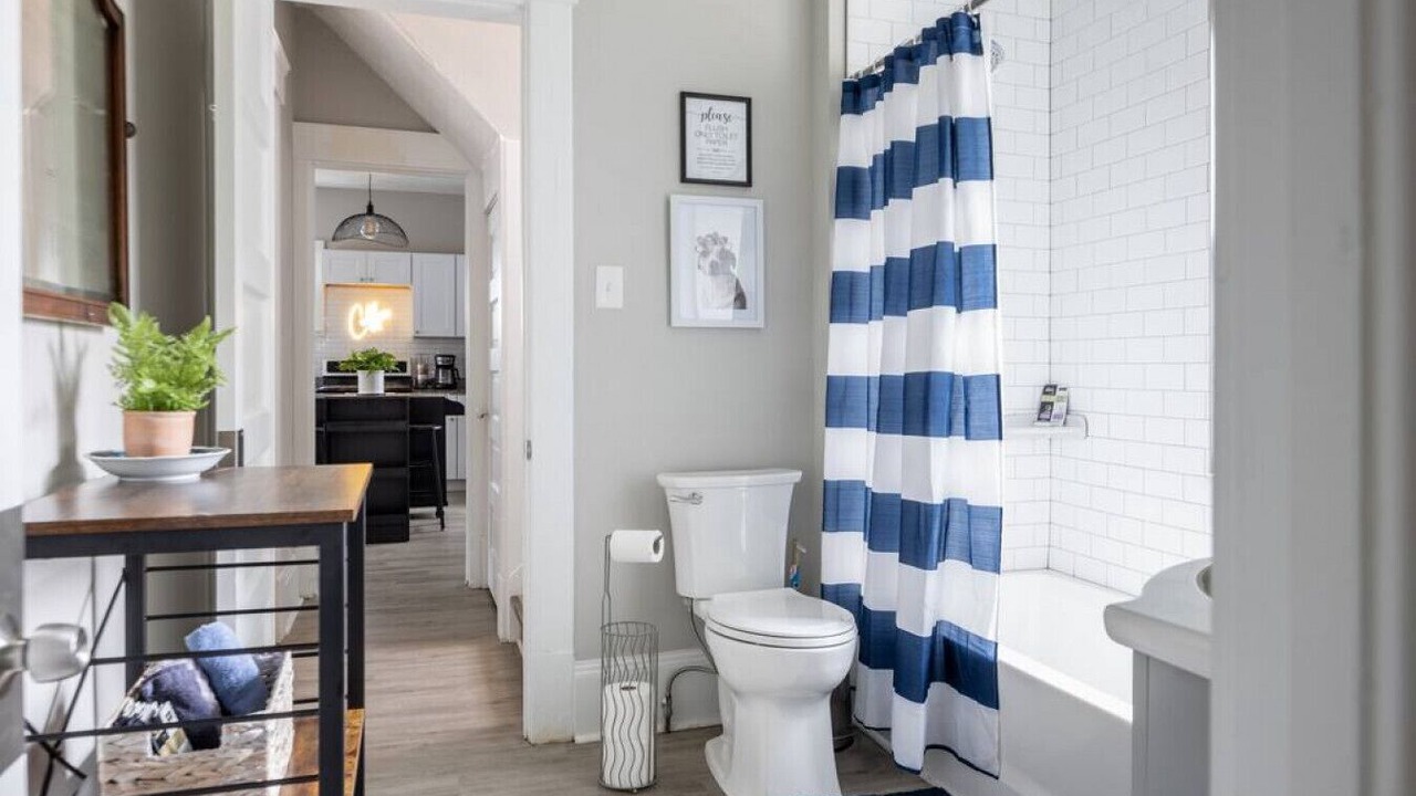 Photo of Bathroom in Detroit - Shoreway