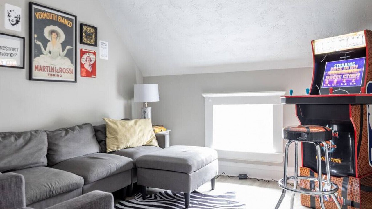 Photo of Bedroom in Detroit - Shoreway