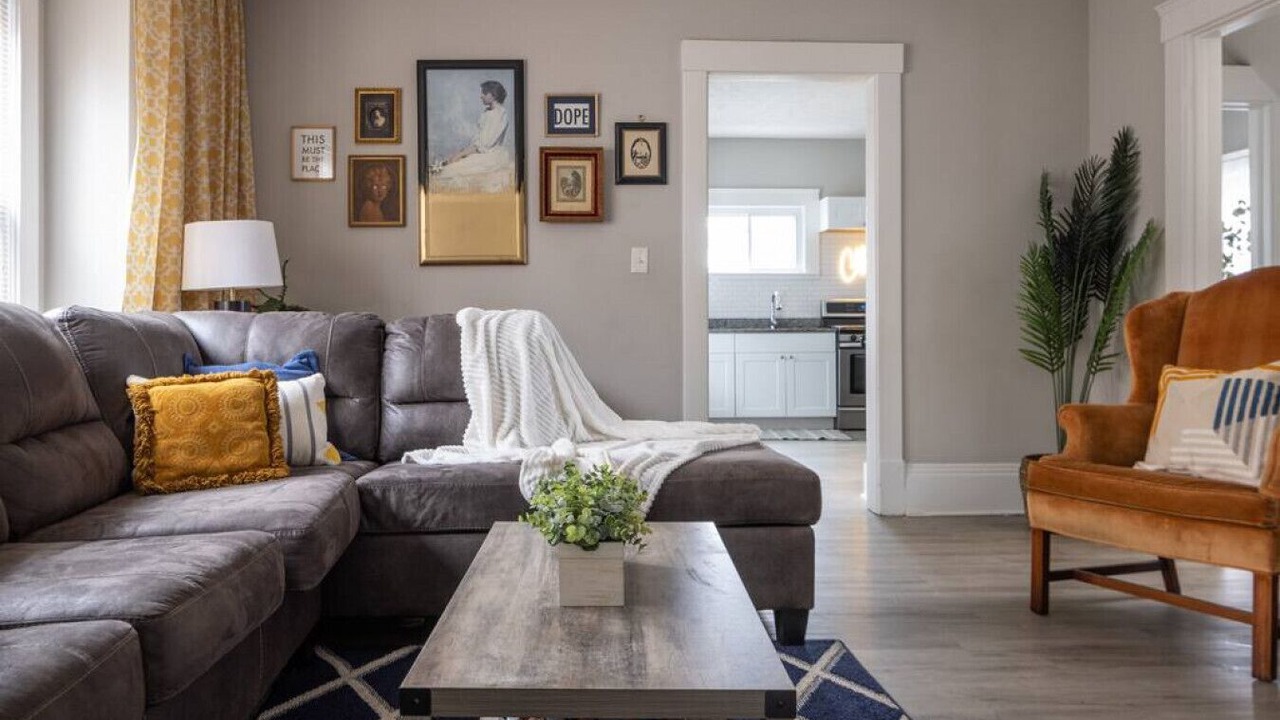 Photo of Bedroom in Detroit - Shoreway
