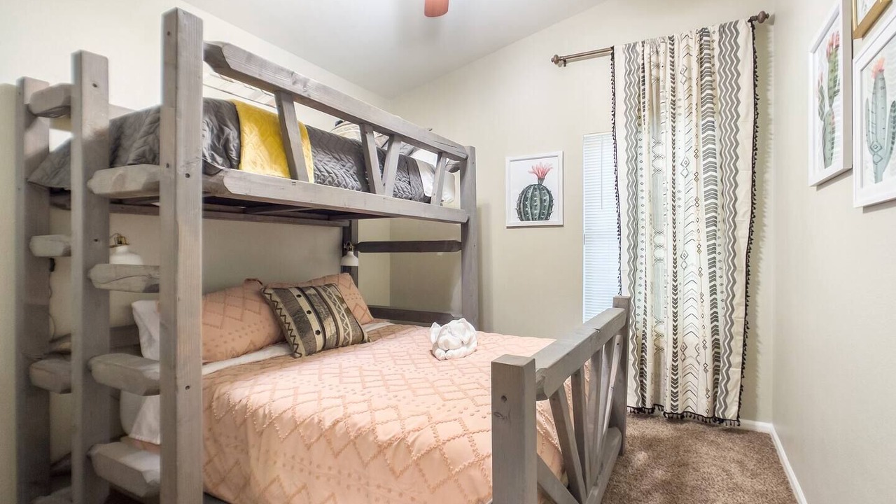 Photo of Bedroom in Val Vista Lakes