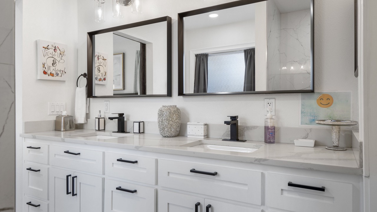Photo of Bathroom in Cherry Street