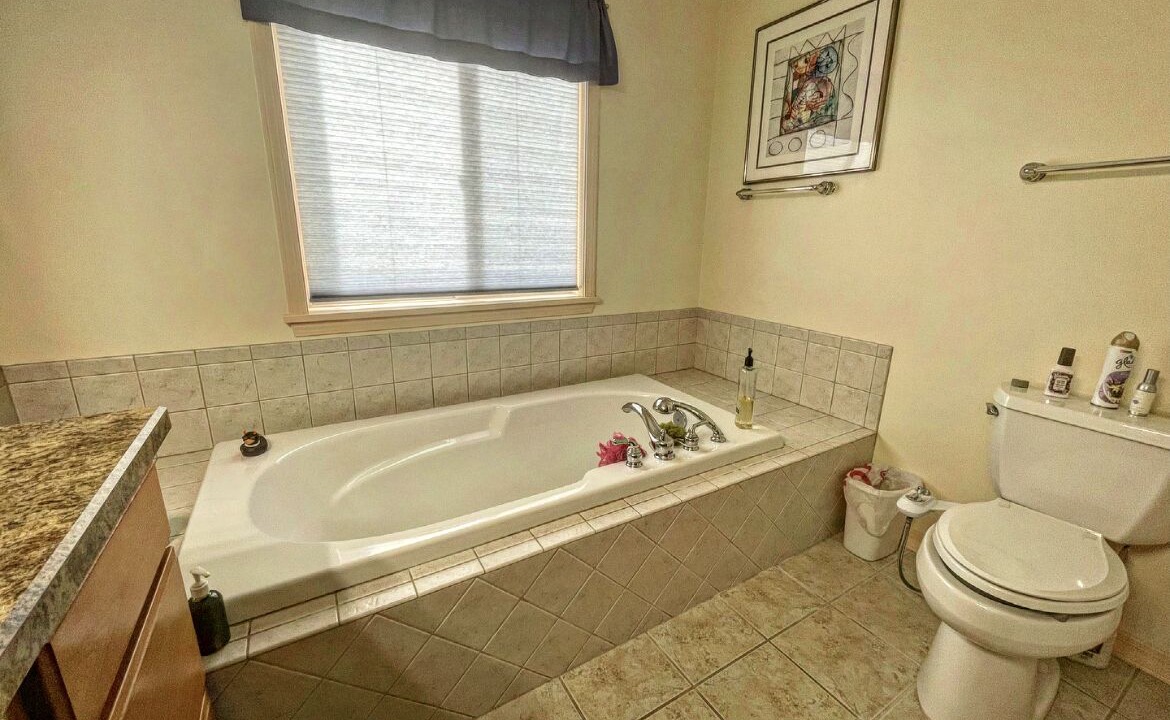 Photo of Bathroom in Lolo