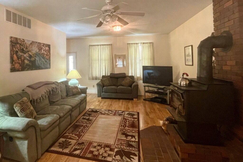 Photo of Livingroom in Lolo