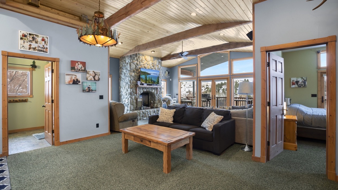 Photo of Livingroom in Wolf Creek
