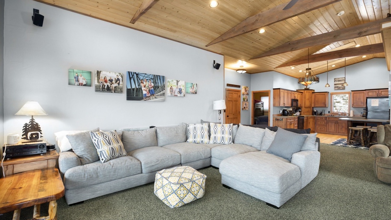 Photo of Livingroom in Wolf Creek