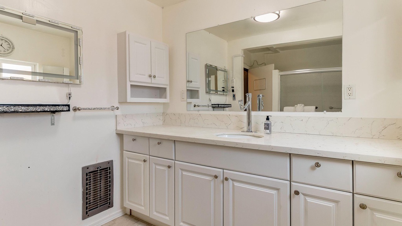 Photo of Bathroom in Rampart Village