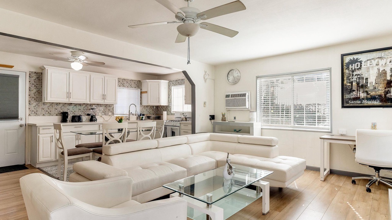 Photo of Livingroom in Rampart Village