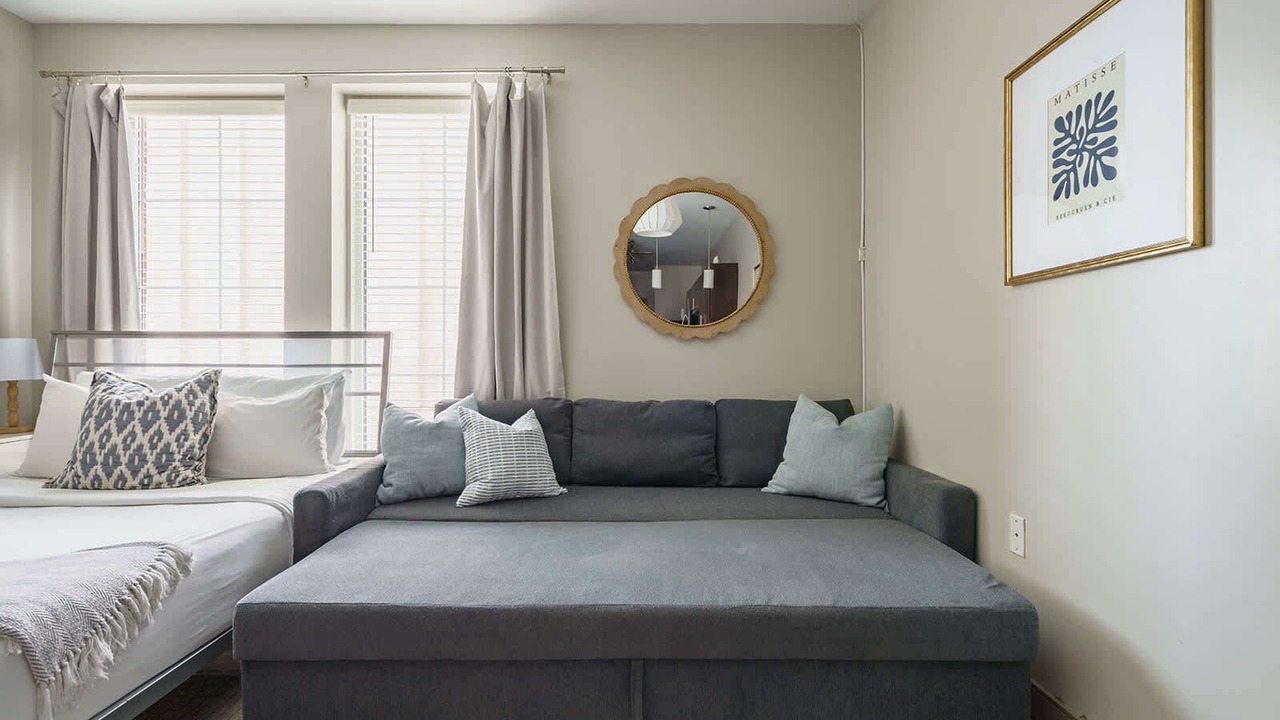 Photo of Bedroom in Uptown District