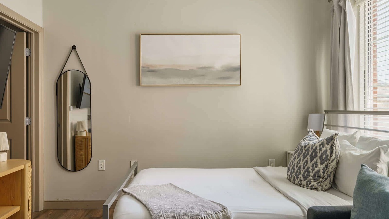 Photo of Bedroom in Uptown District