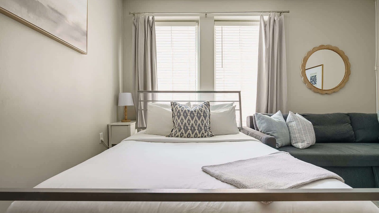 Photo of Bedroom in Uptown District