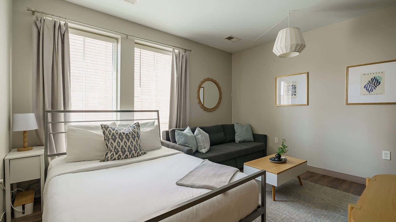 Photo of Bedroom in Uptown District