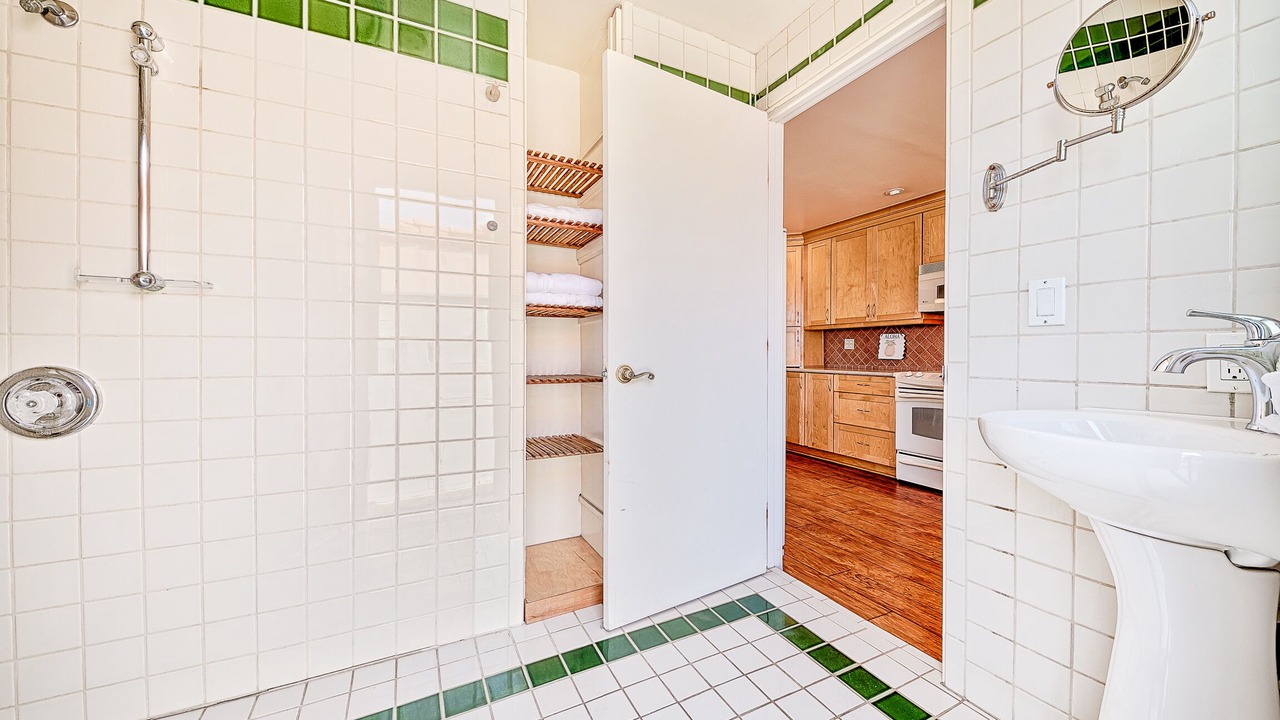 Photo of Bathroom in La Playa