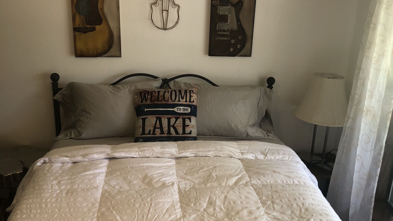 Photo of Bedroom in Mid America