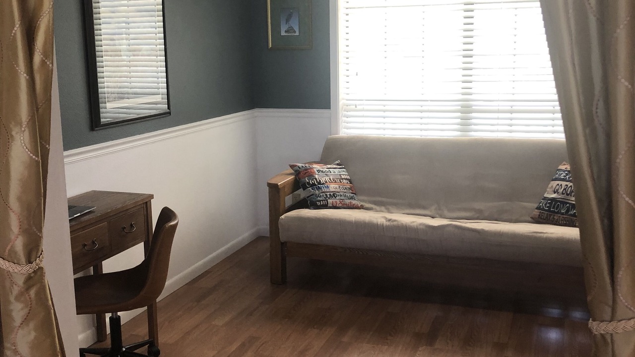 Photo of Livingroom in Mid America