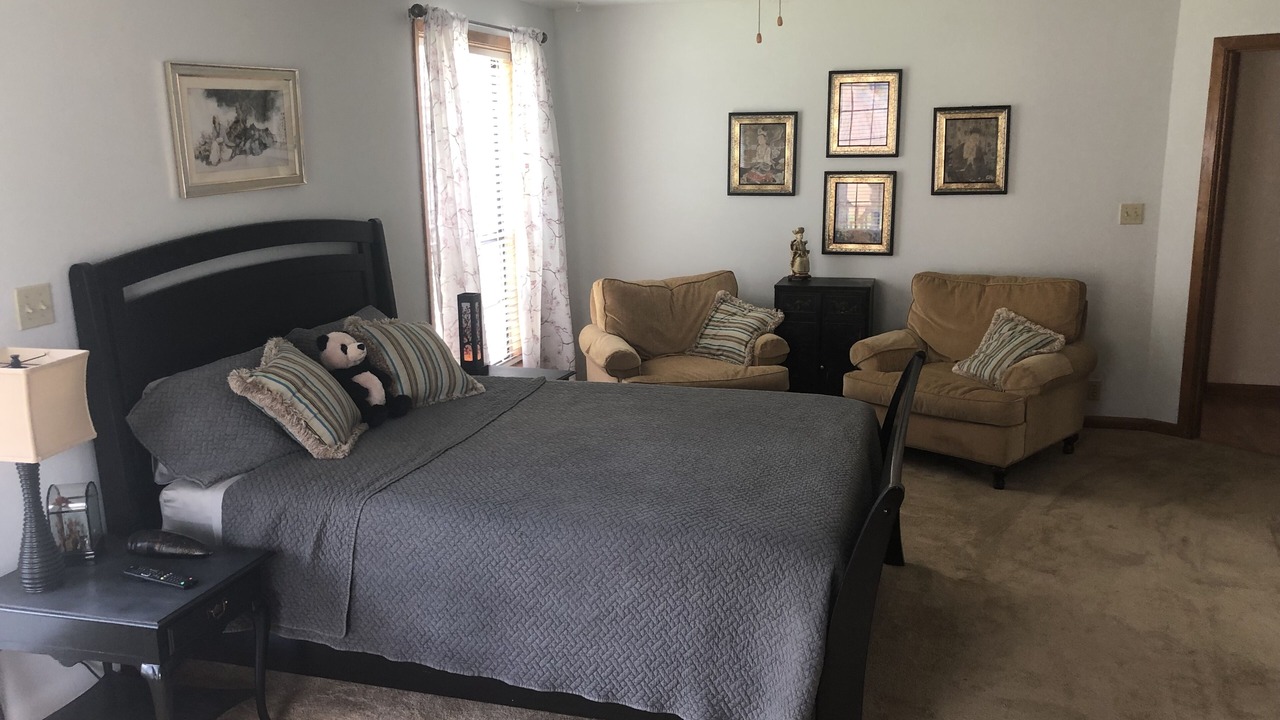 Photo of Bedroom in Mid America