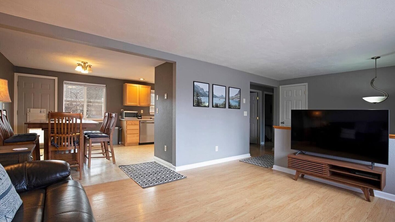 Photo of Livingroom in Westside