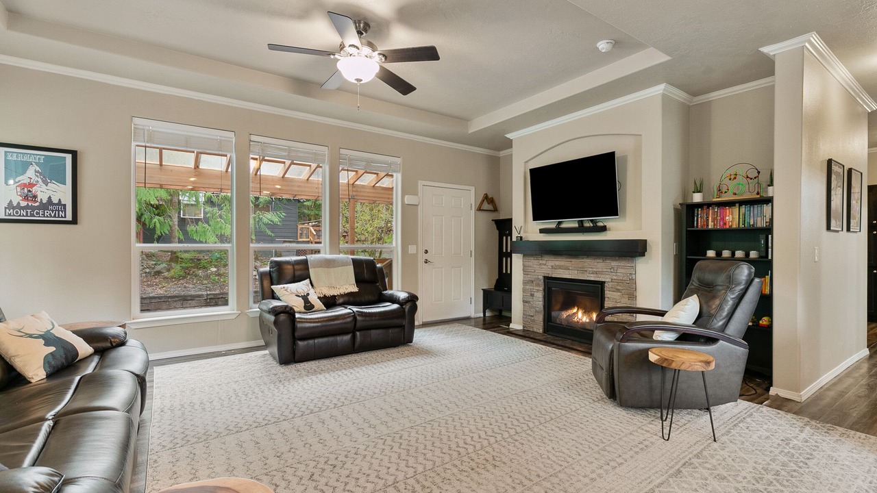 Photo of Livingroom in Skykomish
