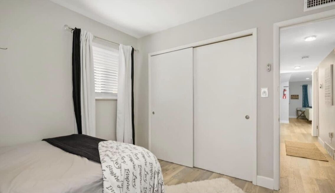 Photo of Bedroom in Roselawn Finance
