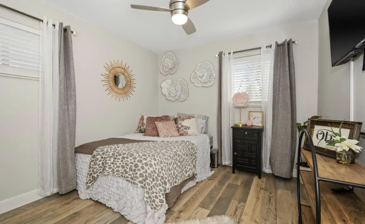 Photo of Bedroom in Roselawn Finance