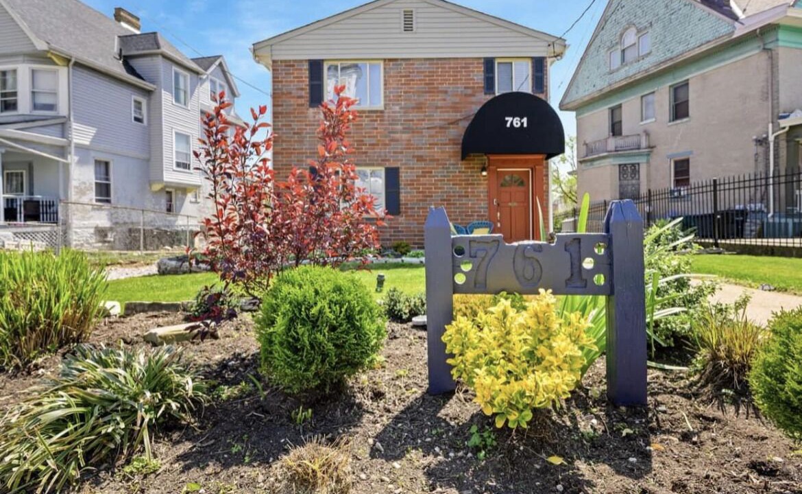 Photo of Outdoor in Roselawn Finance