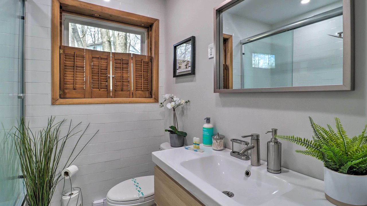 Photo of Bathroom in Long Pond