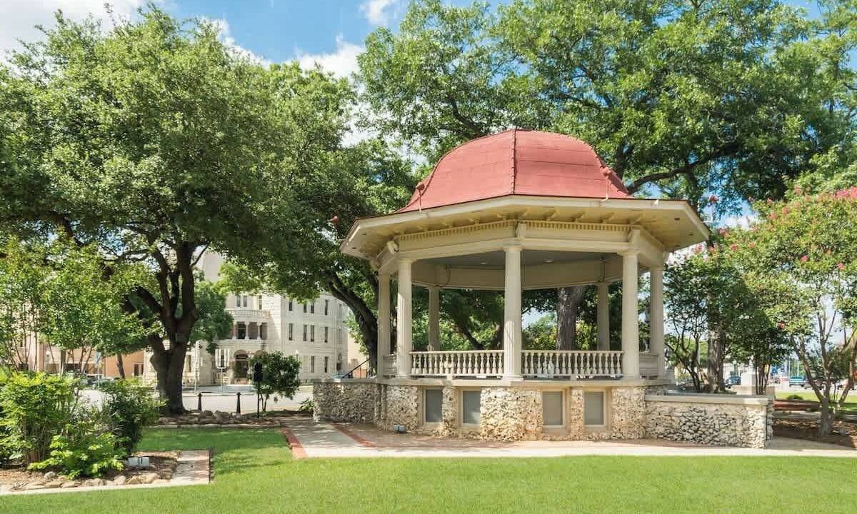 Photo of Others in Gruene