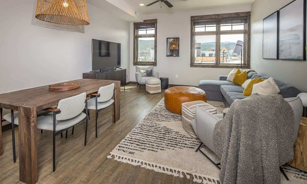 Photo of Livingroom in Big Sky