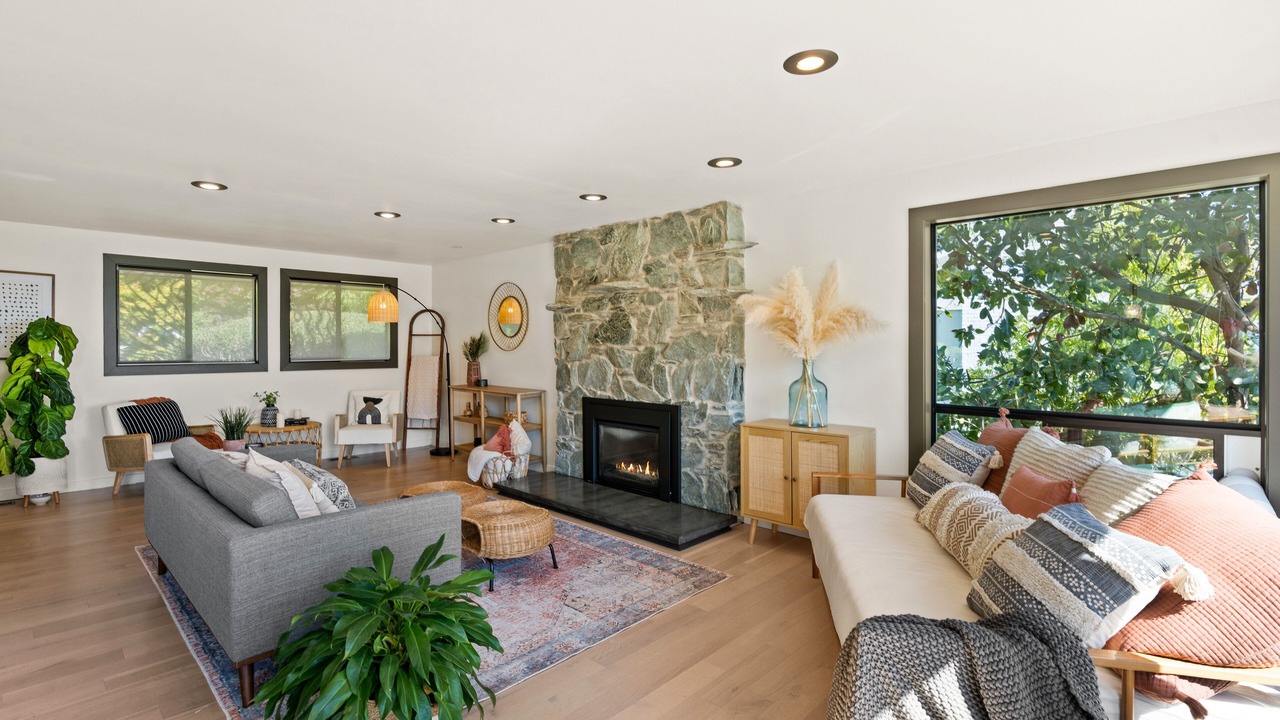 Photo of Livingroom in Rollingbay