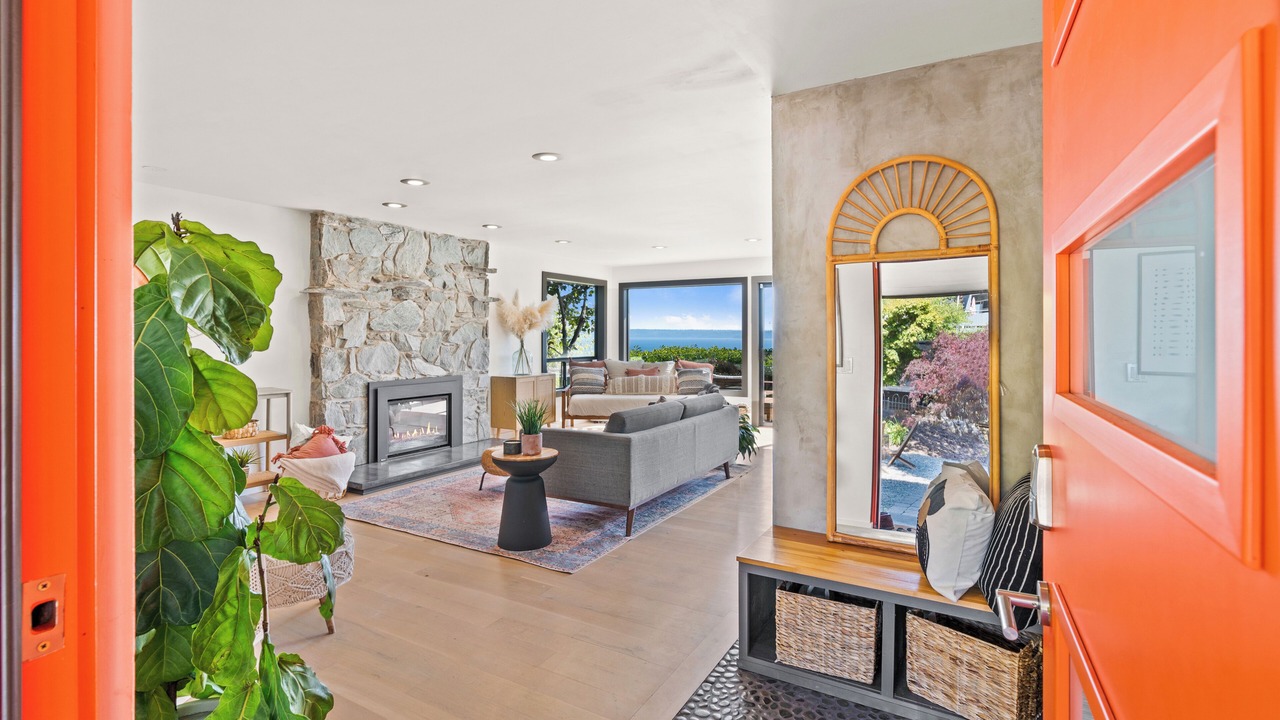 Photo of Livingroom in Rollingbay