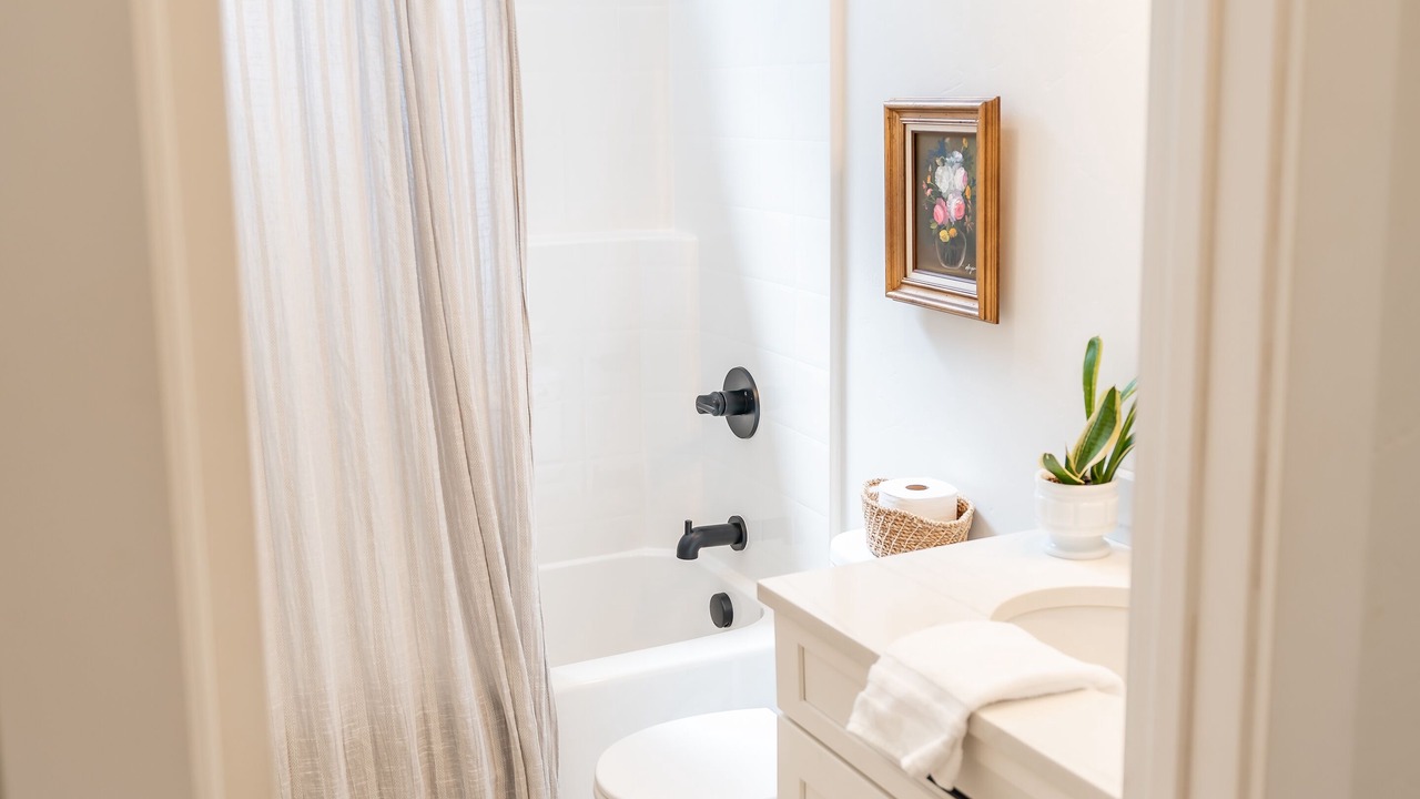 Photo of Bathroom in Franklin to the Fort