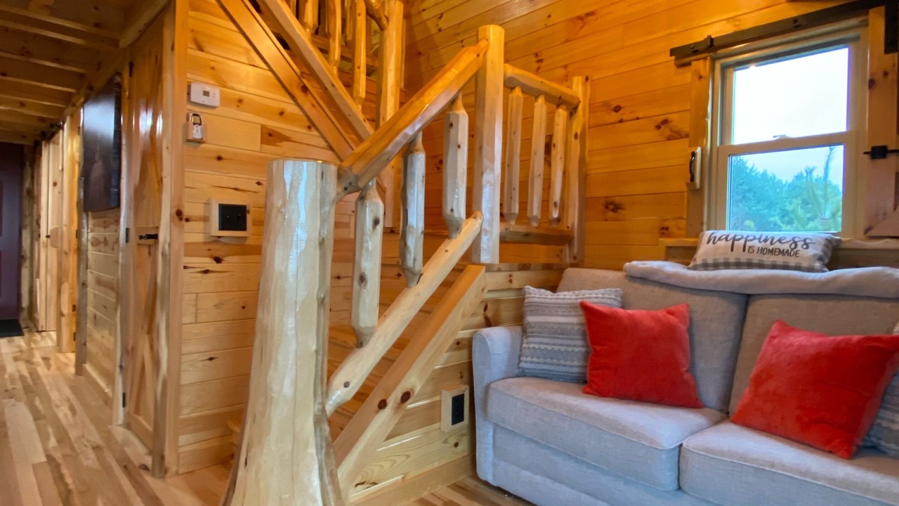 Photo of Livingroom in Millersburg