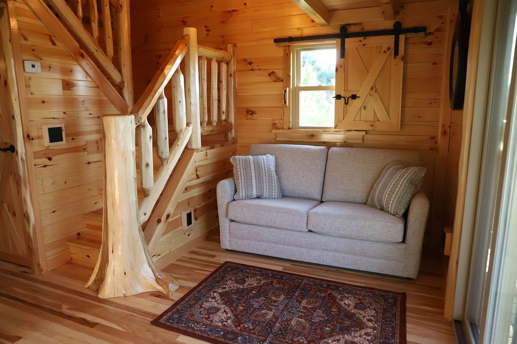 Photo of Livingroom in Millersburg