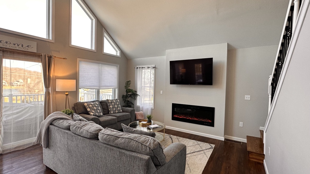Photo of Livingroom in Treasure Lake