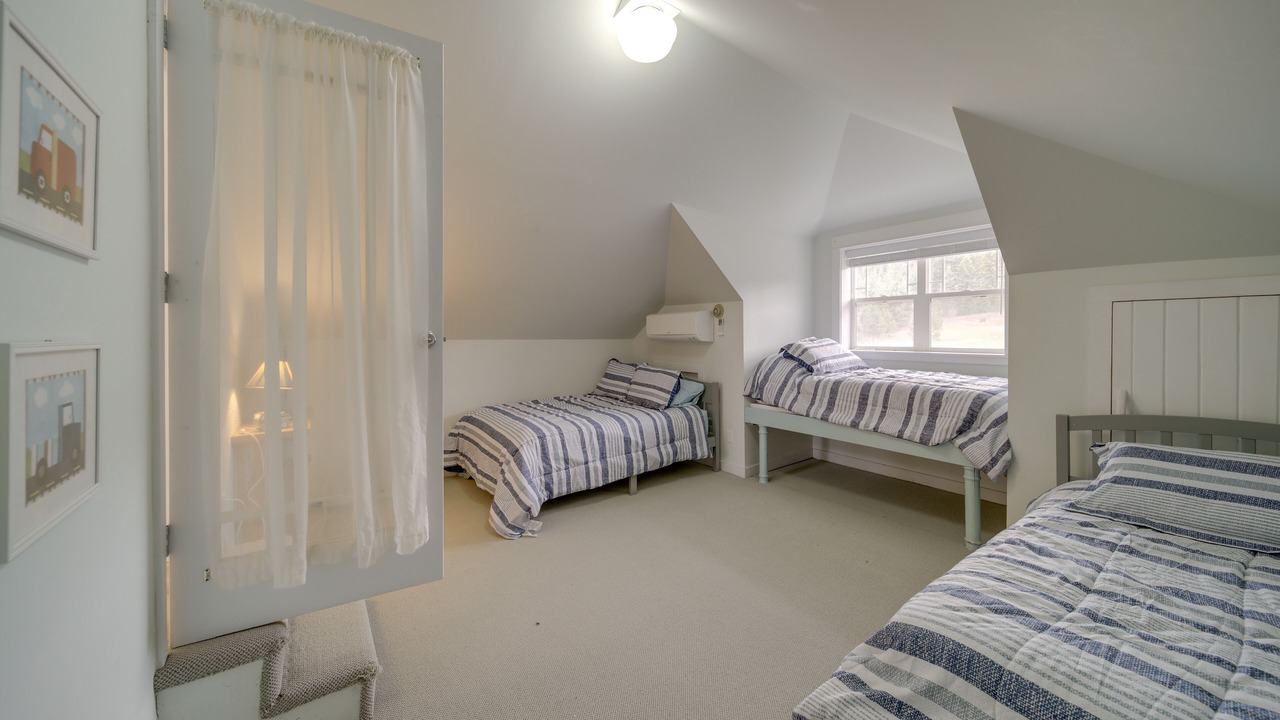 Photo of Bedroom in Loon Lake