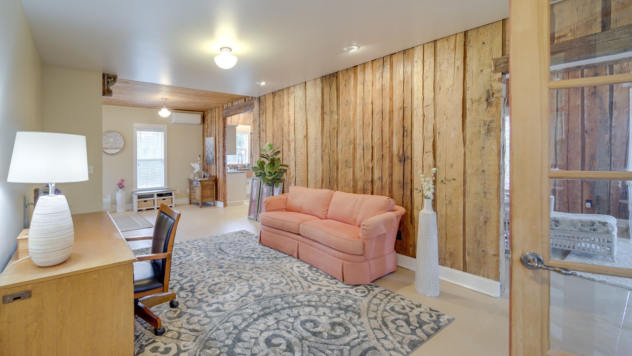 Photo of Livingroom in Loon Lake