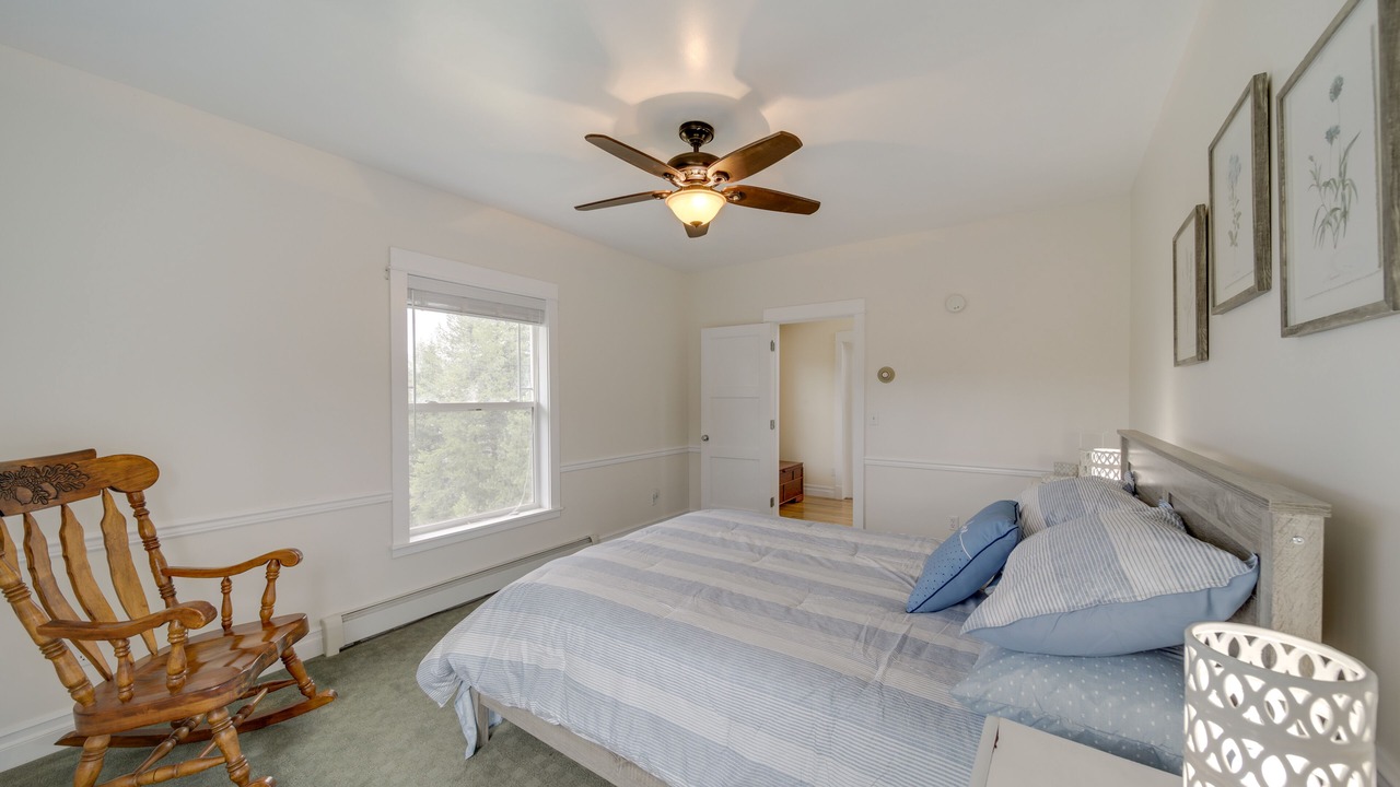 Photo of Bedroom in Loon Lake