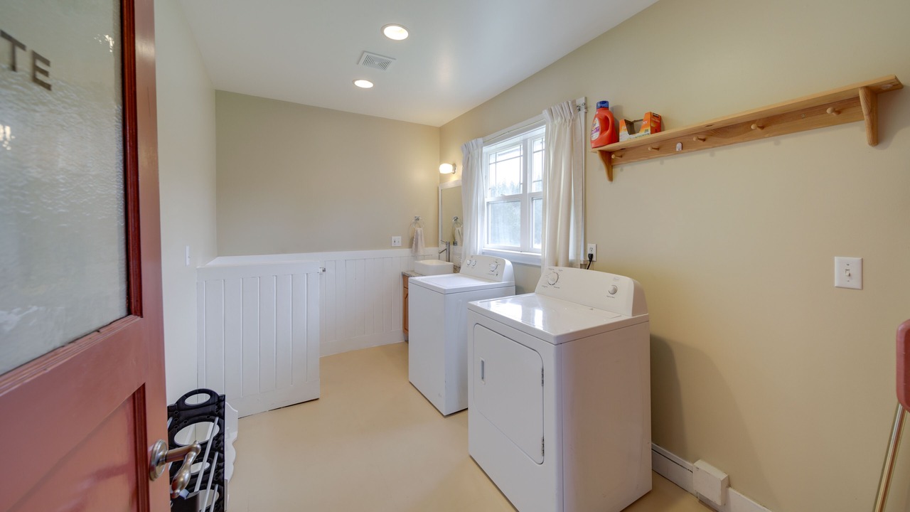 Photo of Bathroom in Loon Lake