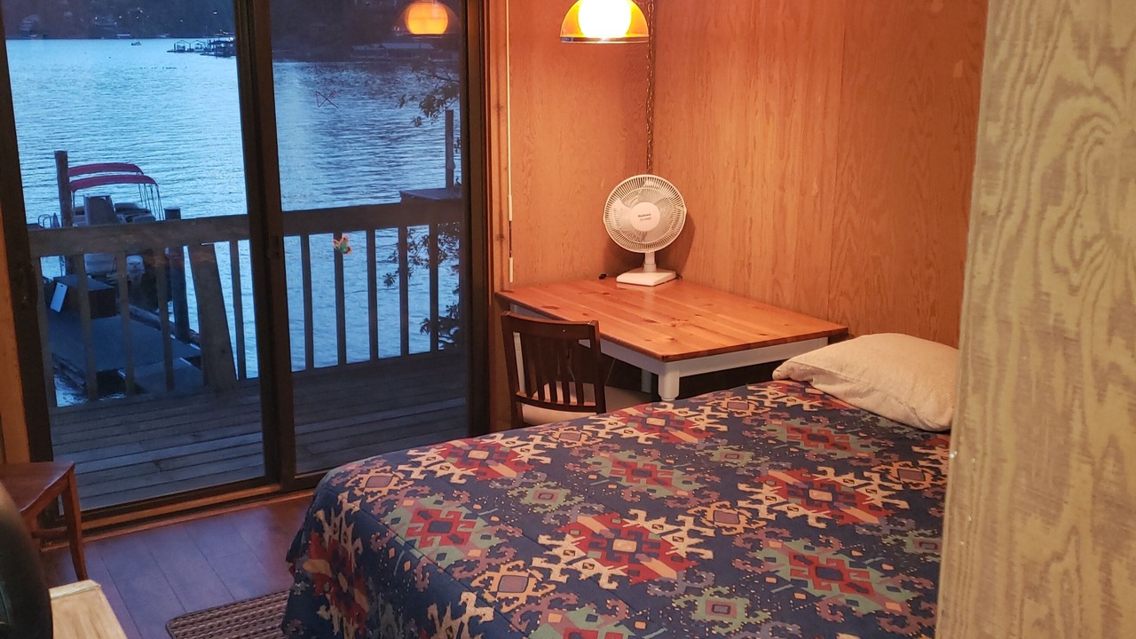 Photo of Bedroom in Rockford Bay