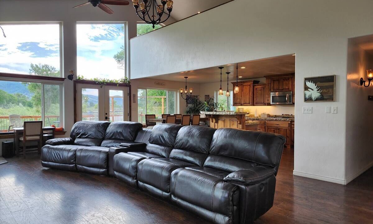 Photo of Livingroom in Ririe