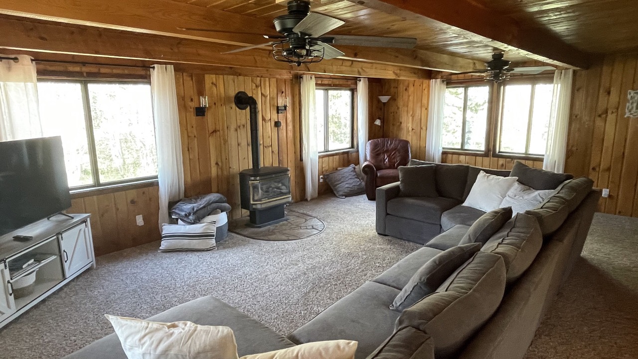 Photo of Livingroom in Last Chance