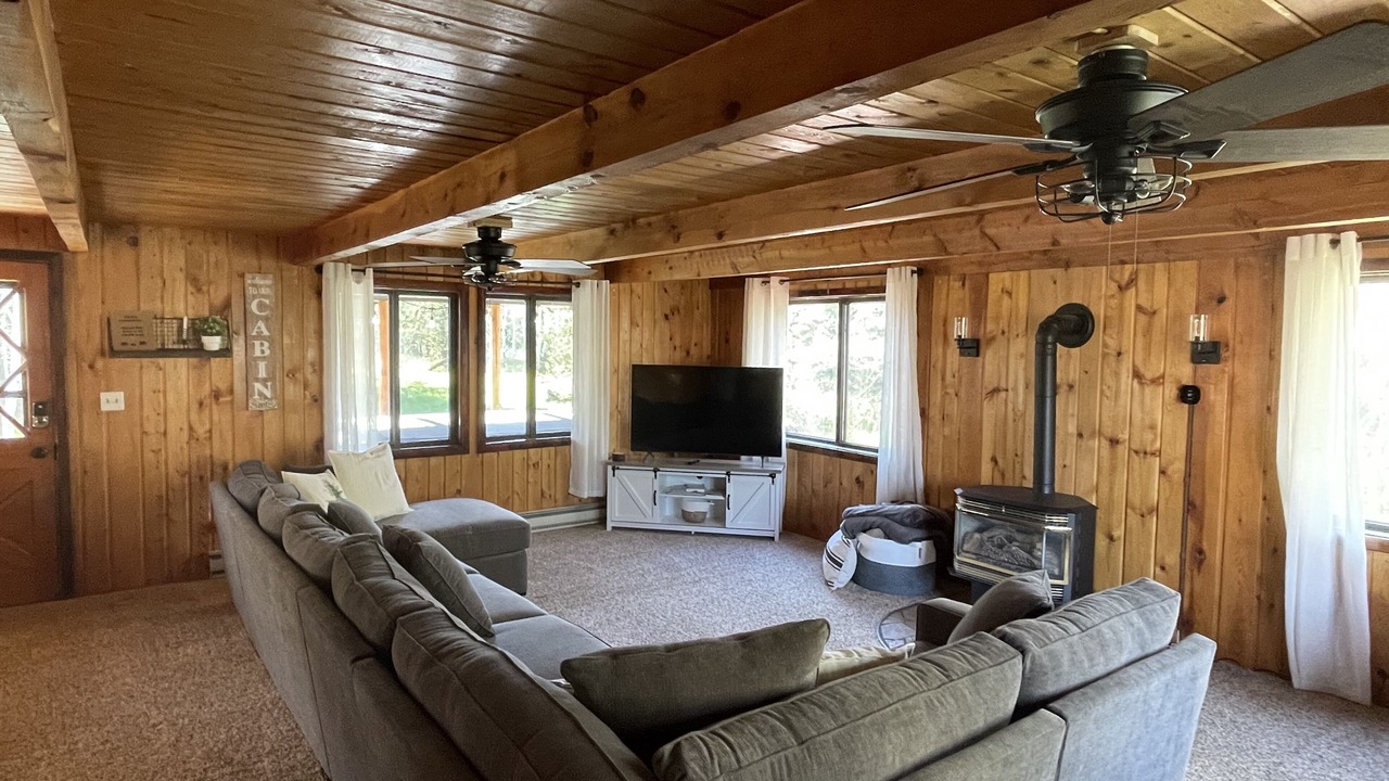 Photo of Livingroom in Last Chance
