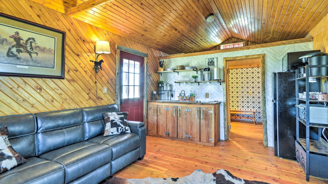 Photo of Livingroom in Clark